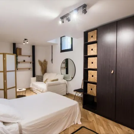 Detente Avec Jacuzzi Et Piscine Perpignan