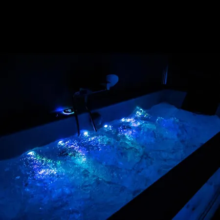 Detente Avec Jacuzzi Et Piscine Appartement *